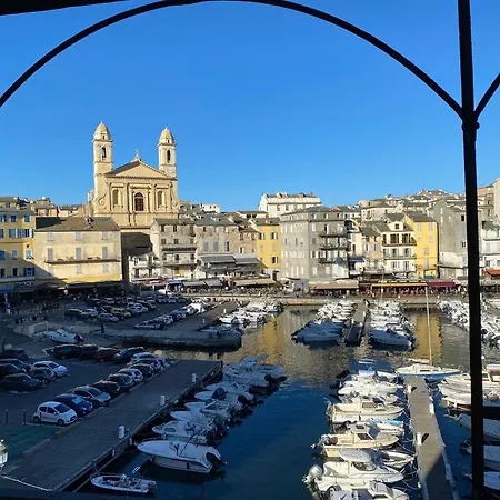 Appartement Sur Le Vieux Port * Bastia (Corsica)