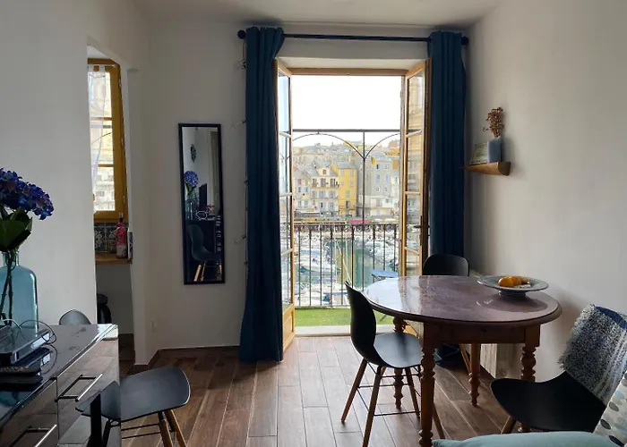 Apartment Sur Le Vieux Port